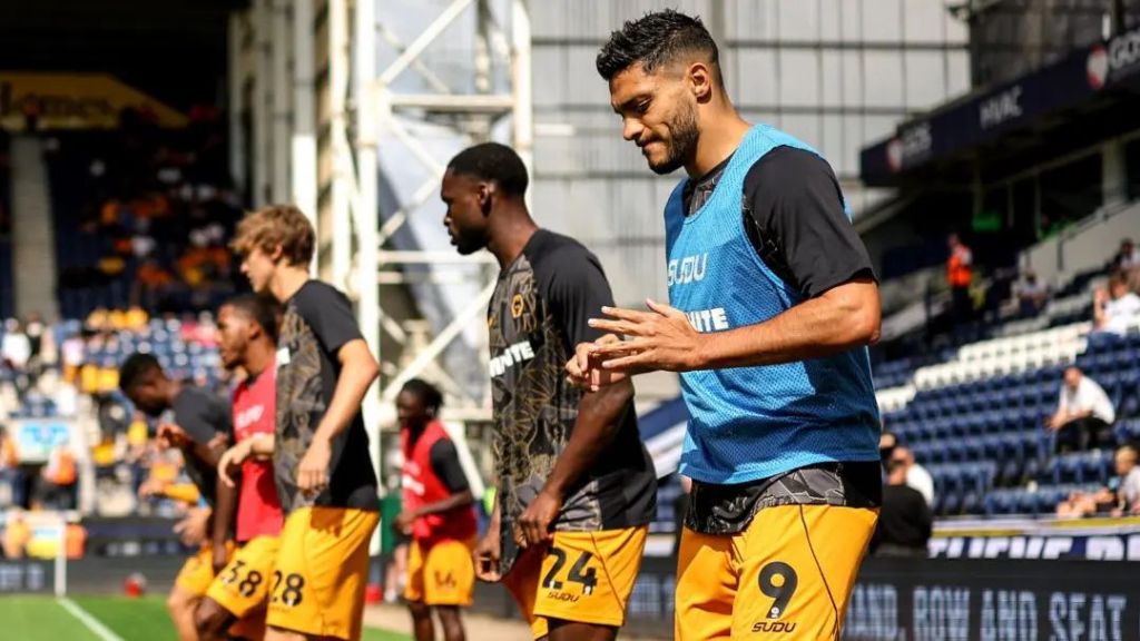 Raúl Jiménez seguirá fuera de las canchas por lesión de rodilla