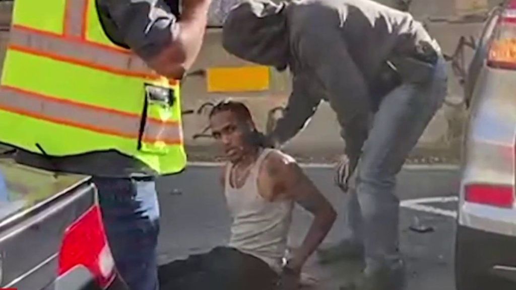 Agentes de ICE balean a un dominicano en Nueva York; un niño de 5 años estaba dentro del automóvil