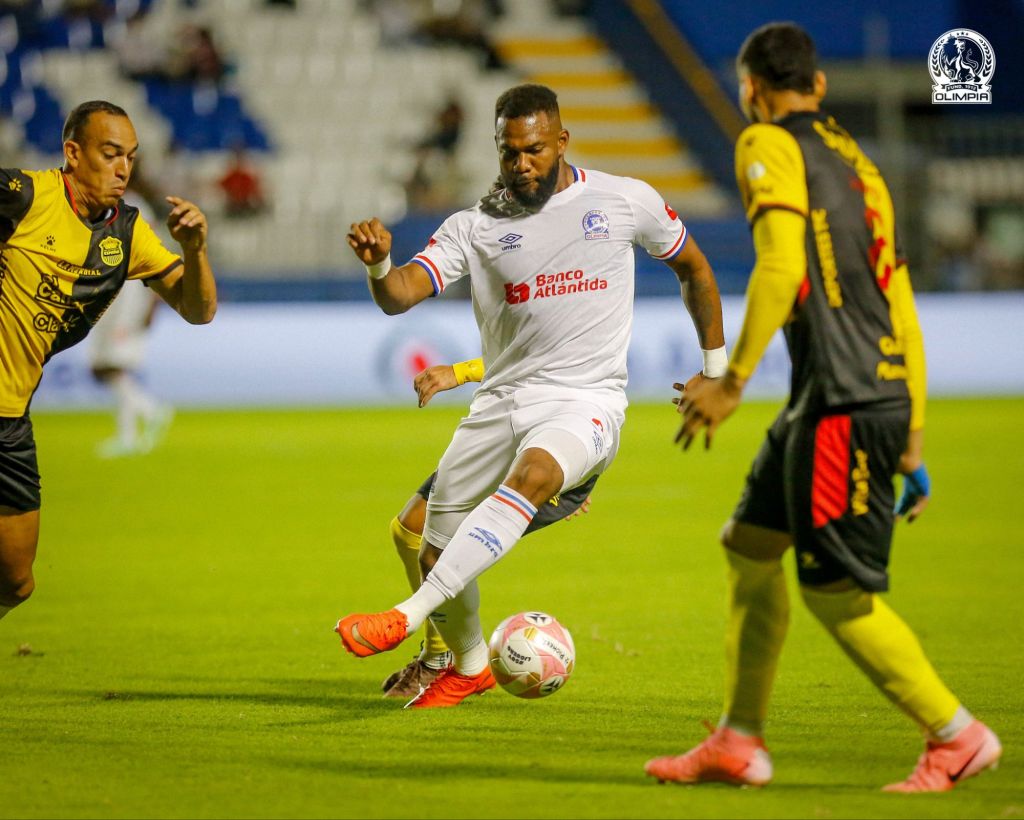 Olimpia derrota 2-1 al Real España y se convierte en líder del Apertura 2026