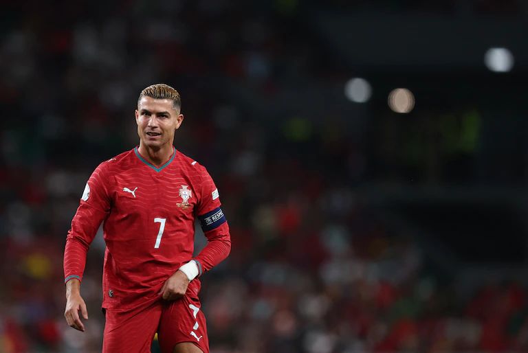 Cristiano Ronaldo recibe 30 días de suspensión y una multa de 255 euros por abandonar la concentración de Portugal