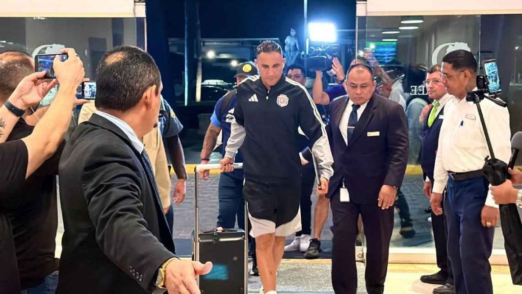 Keylor Navas regresa a la selección de Costa Rica tras la salida de Fernando Batista y la llegada de Bryan Ruiz