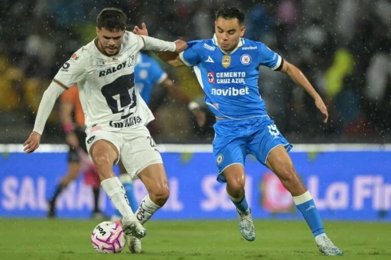 Pumas deja escapar la victoria ante Cruz Azul: empate 3-3 en un vibrante Clásico de la Obsesión